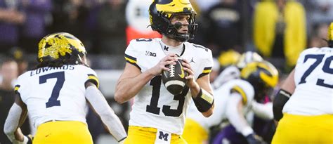 college football vegas spreads|College Football Odds & Lines: Spreads, Moneylines & Totals.